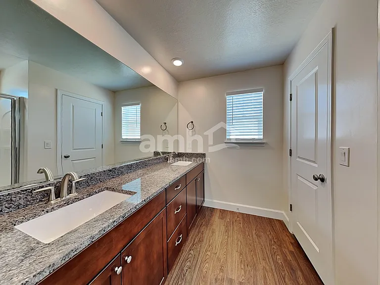 2401 E Wild Horse Way — Photo 11