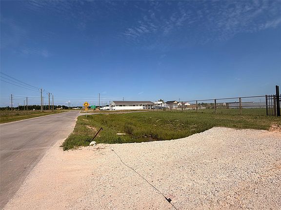 3rd image of 5342 Road 3550