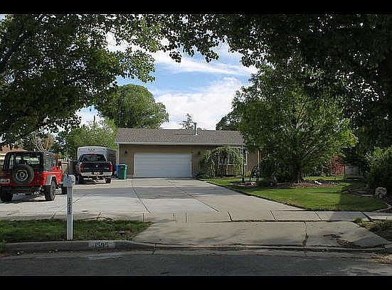 2nd image of 1595 W Riverton Dr