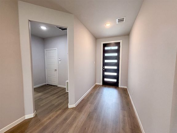 4th image of 5417 Highview Ct