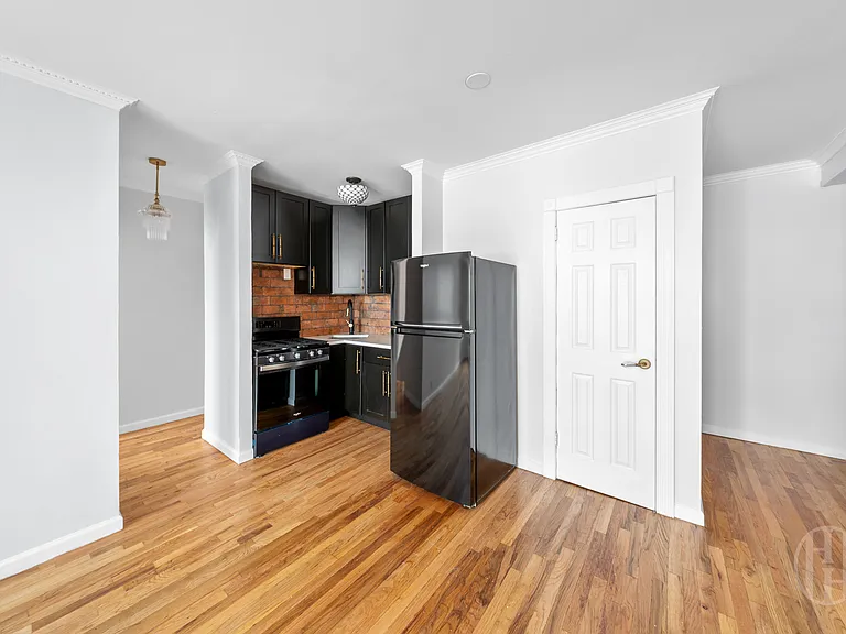 229 E 29th St #3E — Photo 5