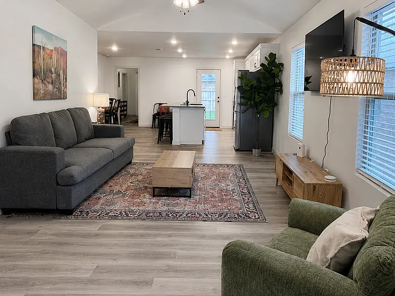 7701 Date Ave — Photo 3