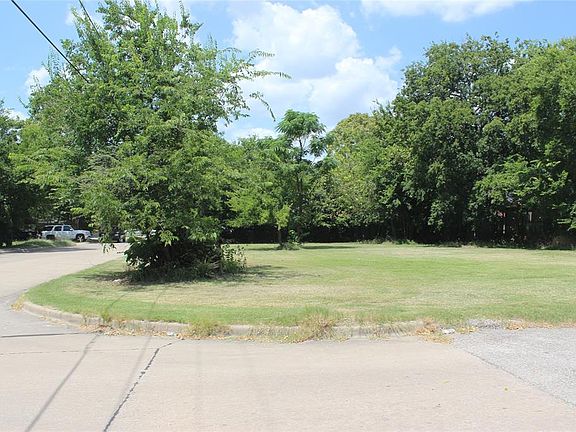 5th image of 904 Hall St Lot 2B