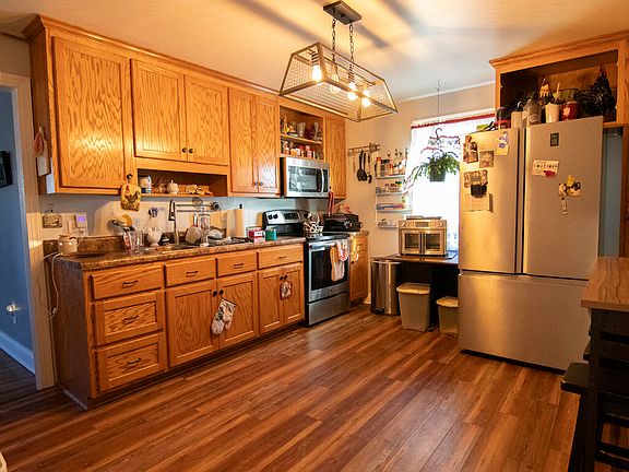 5th image of 35 Circle Dr