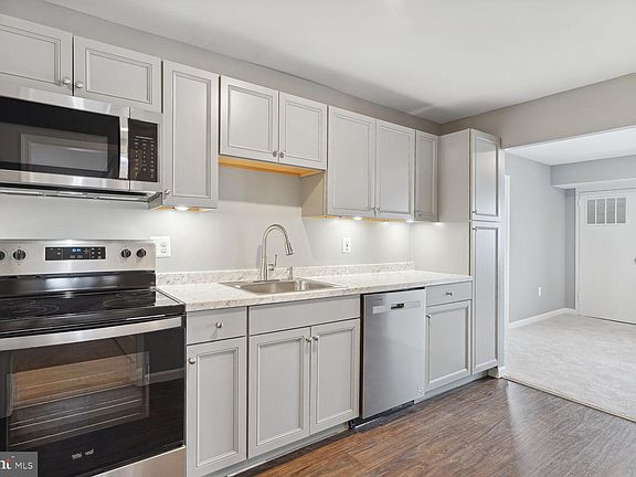 5th image of 200 N Pickett St APT 505