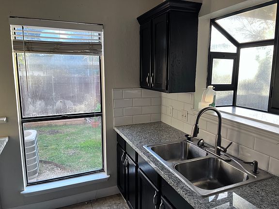 5th image of 1534 Barbara Dr