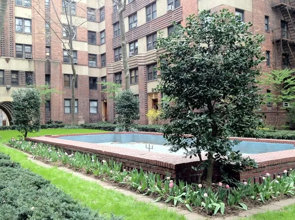 504 Grand Street image 1 of 8