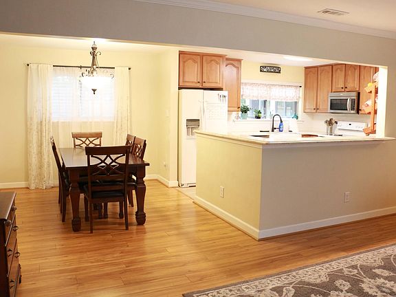 4th image of 4001 Rumford Ln