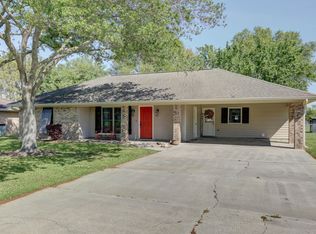 220 Maureen Dr, Youngsville, LA 70592
