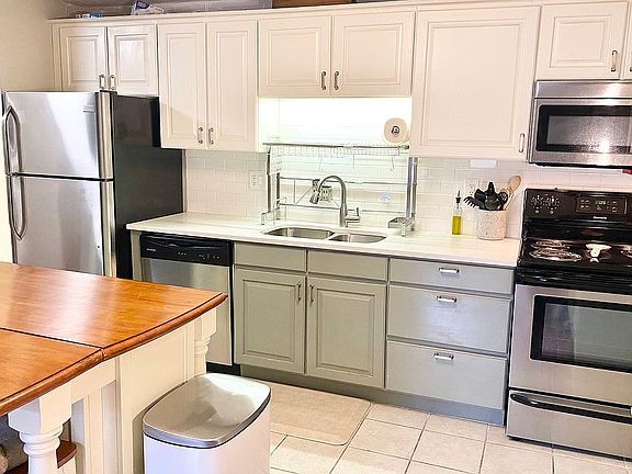 5th image of 1008 N Corona St APT 304
