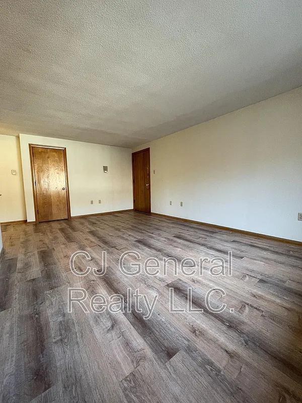 Courtyard Apartments — Photo 3