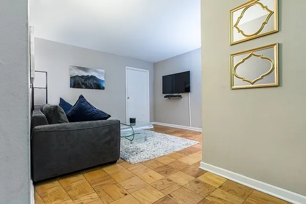 Rented by UES Management | media 39