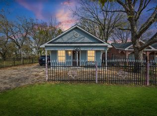 2002 NE Main St, Ennis, TX 75119