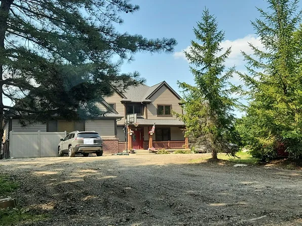 1183 Maxfield Rd, Hartland, MI 48353