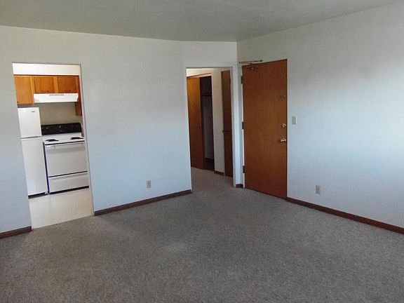 2nd image of 1833 G St APT 1