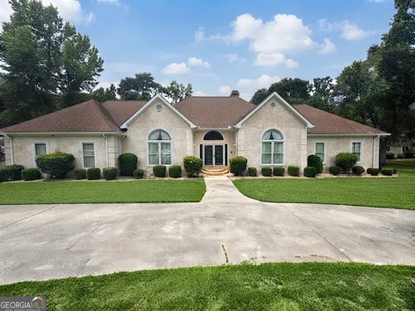 440 North Dr, Fayetteville, GA 30214