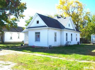 33 N Maple St, Winchester, IL 62694