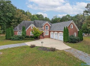 415 Fruit Farm Rd E, Fort Payne, AL 35967