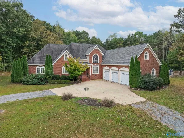 415 Fruit Farm Rd E, Fort Payne, AL 35967