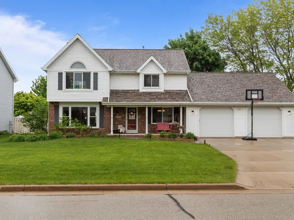 2305 W Twin Willows Dr, Appleton, WI 54914