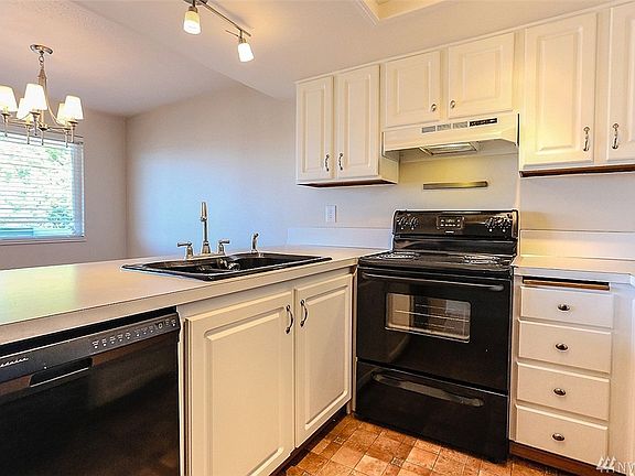 5th image of 103 Rockwell Ave #7