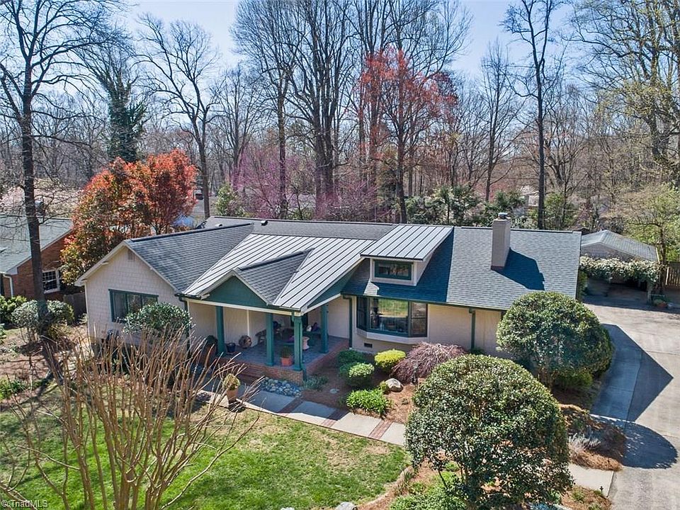 1st image of 113 Erskine Dr W