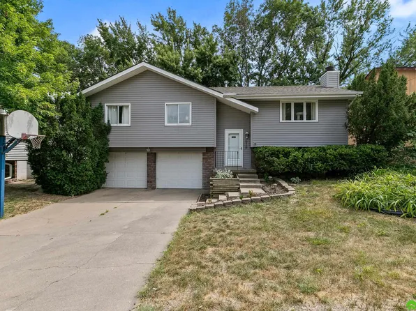 515 W Keating Cir, Lincoln, NE 68521