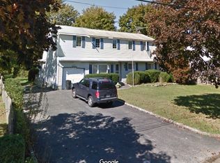1057A Joselson Ave, Bay Shore, NY 11706