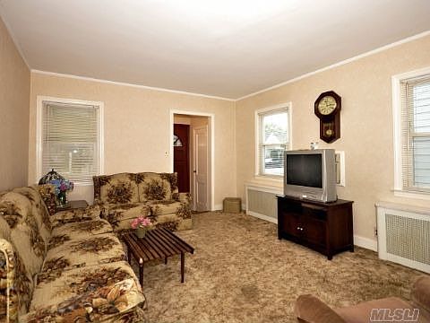 1st image of 39 Dail St