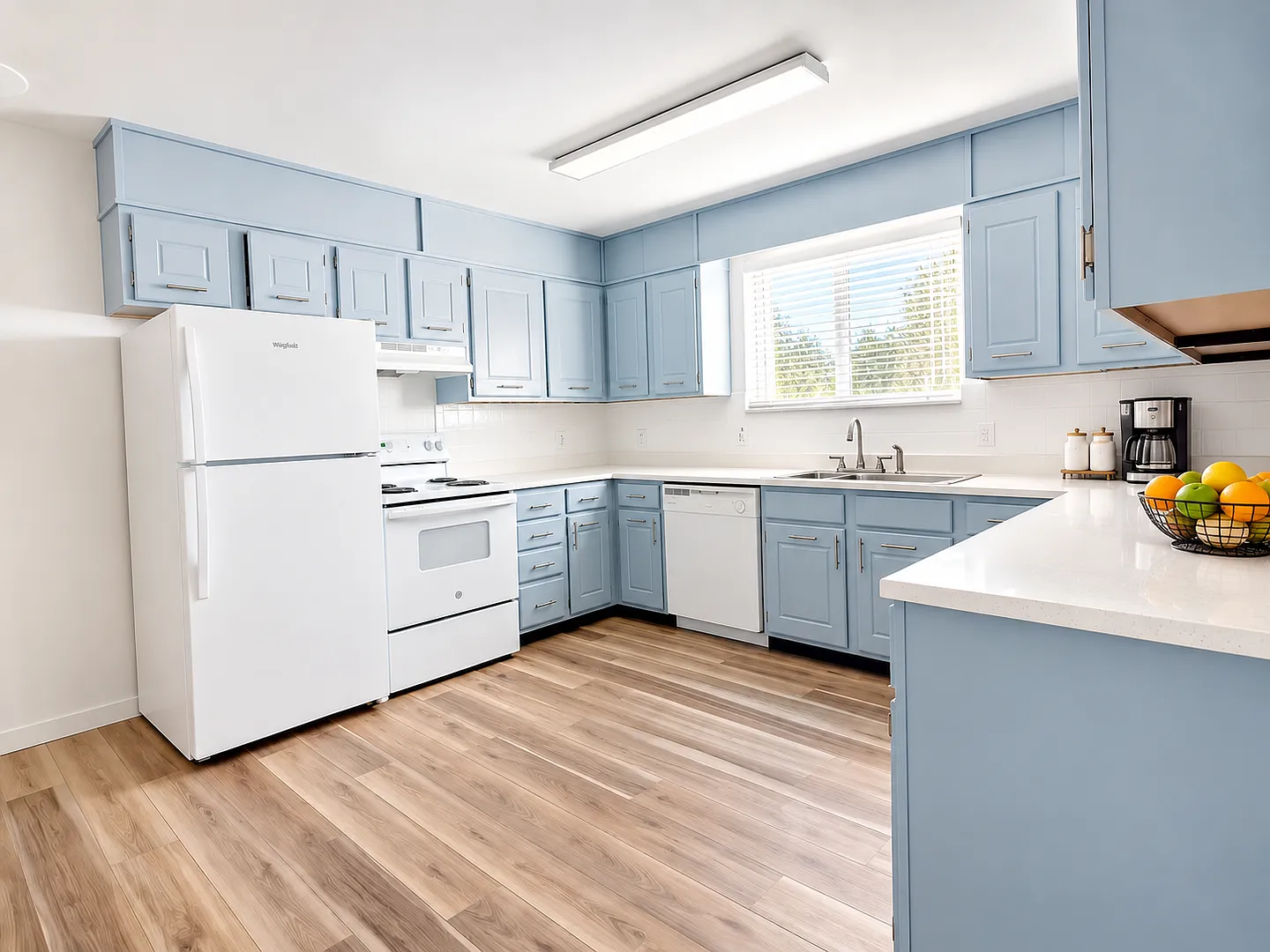 Affordable 4-Bedroom Unit | Move in Now and Save Half Off First Month's Rent! — Photo 2