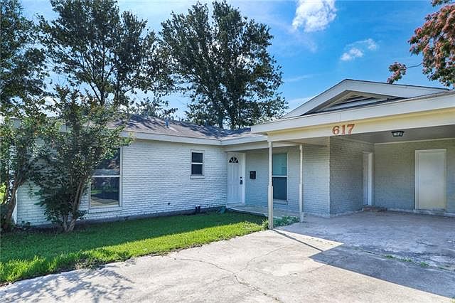 1st image of 617 University Dr