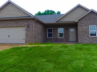 1610 Hills Dr, Evansville, IN 47720