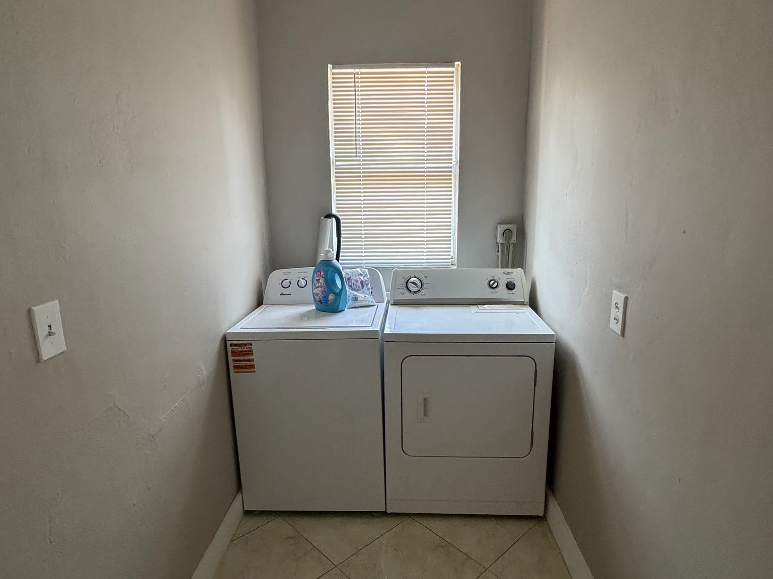 3 bed, 1350 sqft, $3,000 — Photo 4