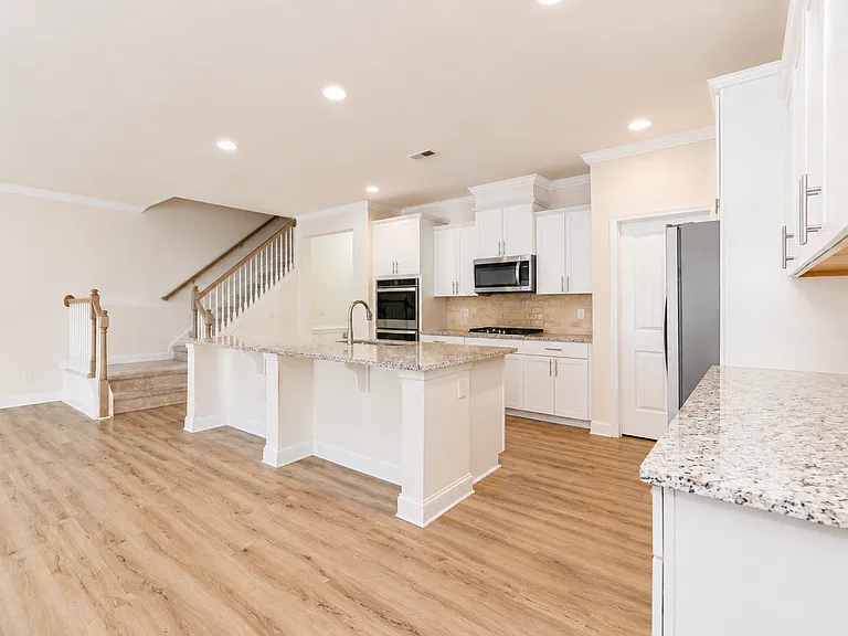 1013 Brennan Green Ct — Photo 6