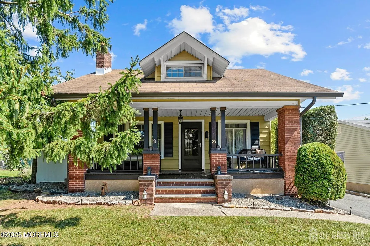 Building Photo - 23 Reed St