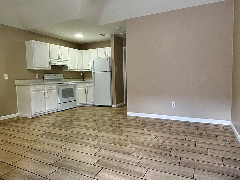 1204 Bryce Dr #4 — Photo 3