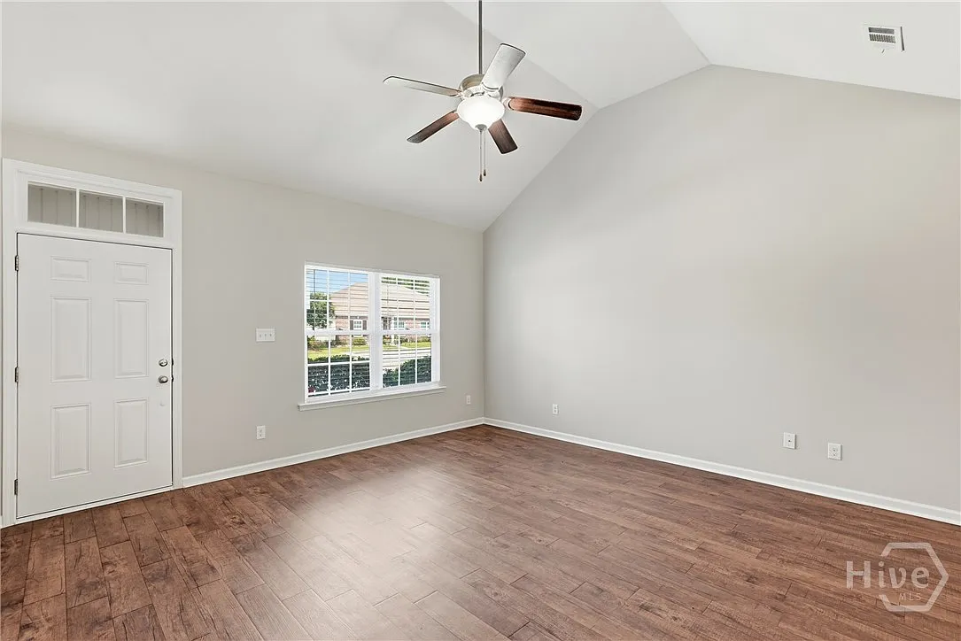 401 Olde Ivey Sq — Photo 4