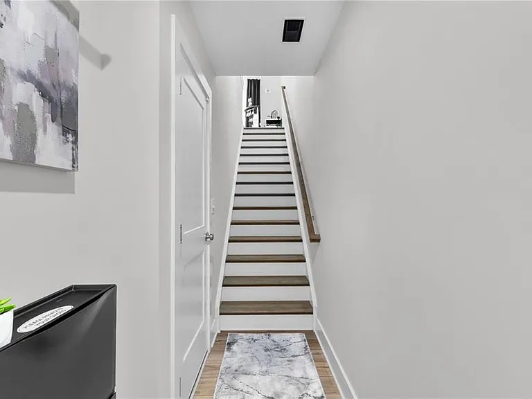 1321 Breezy St SE — Photo 6