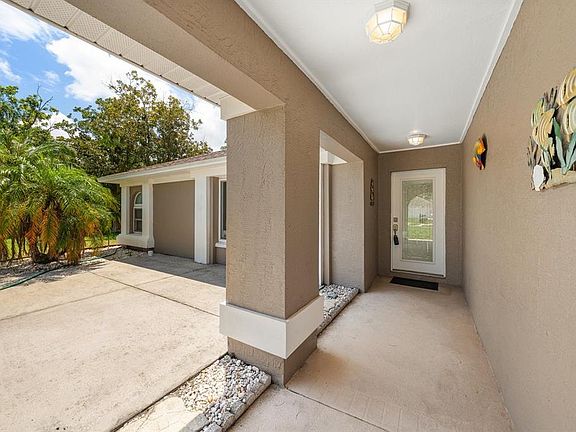 4th image of 1301 Lily Ct
