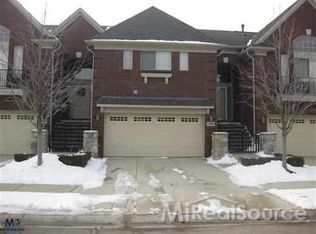 17000 Kensington Dr, Macomb, MI 48044