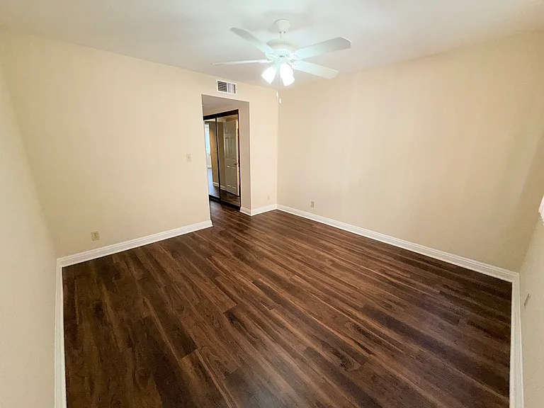 515 E Elmwood Ave #107 — Photo 12