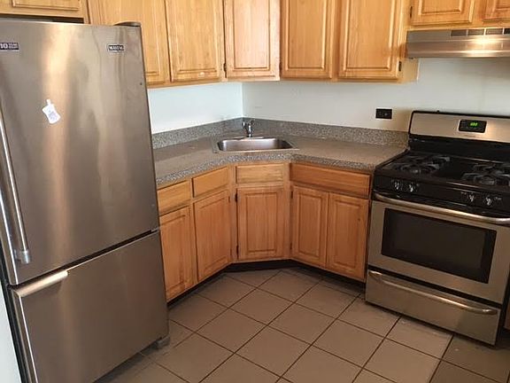 3rd image of 51 Bruckner Blvd APT 3