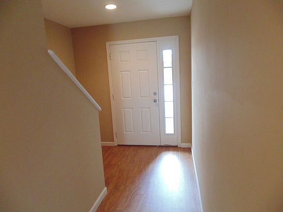 2nd image of 648 Stowe Ct APT 2