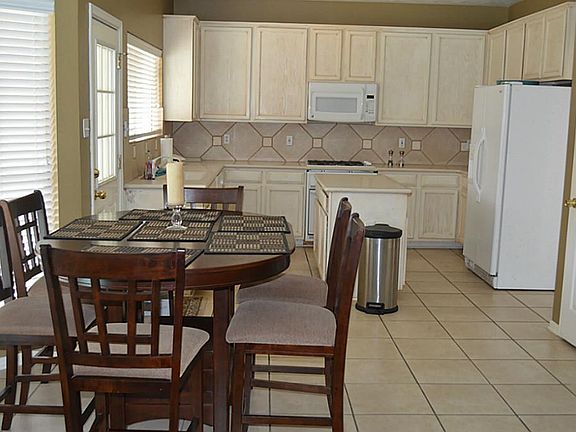 Breakfast nook just off of the kitchen