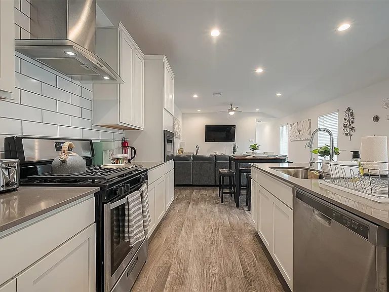 2919 Stamford Hill Ln — Photo 12
