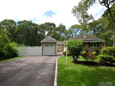 1st image of 129 Parkway Dr N