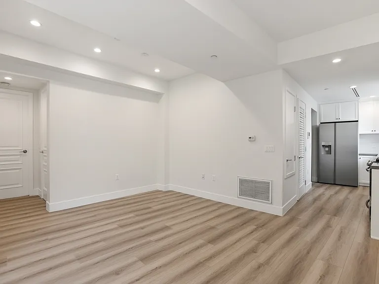 8520 Whitworth Dr #101 — Photo 8