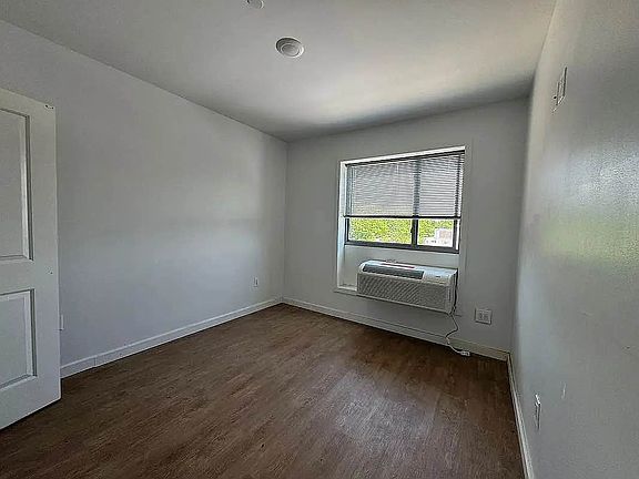 4th image of 65 Buchanan Pl #3A