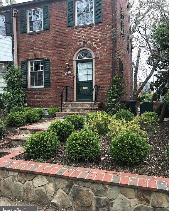 2nd image of 1127 Powhatan St