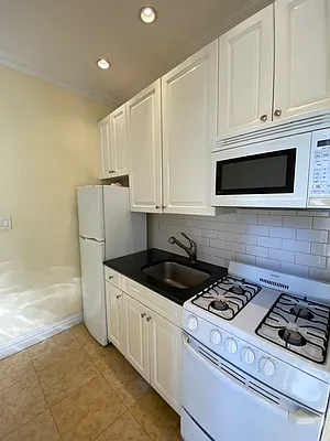 Rented by Corcoran | media 18